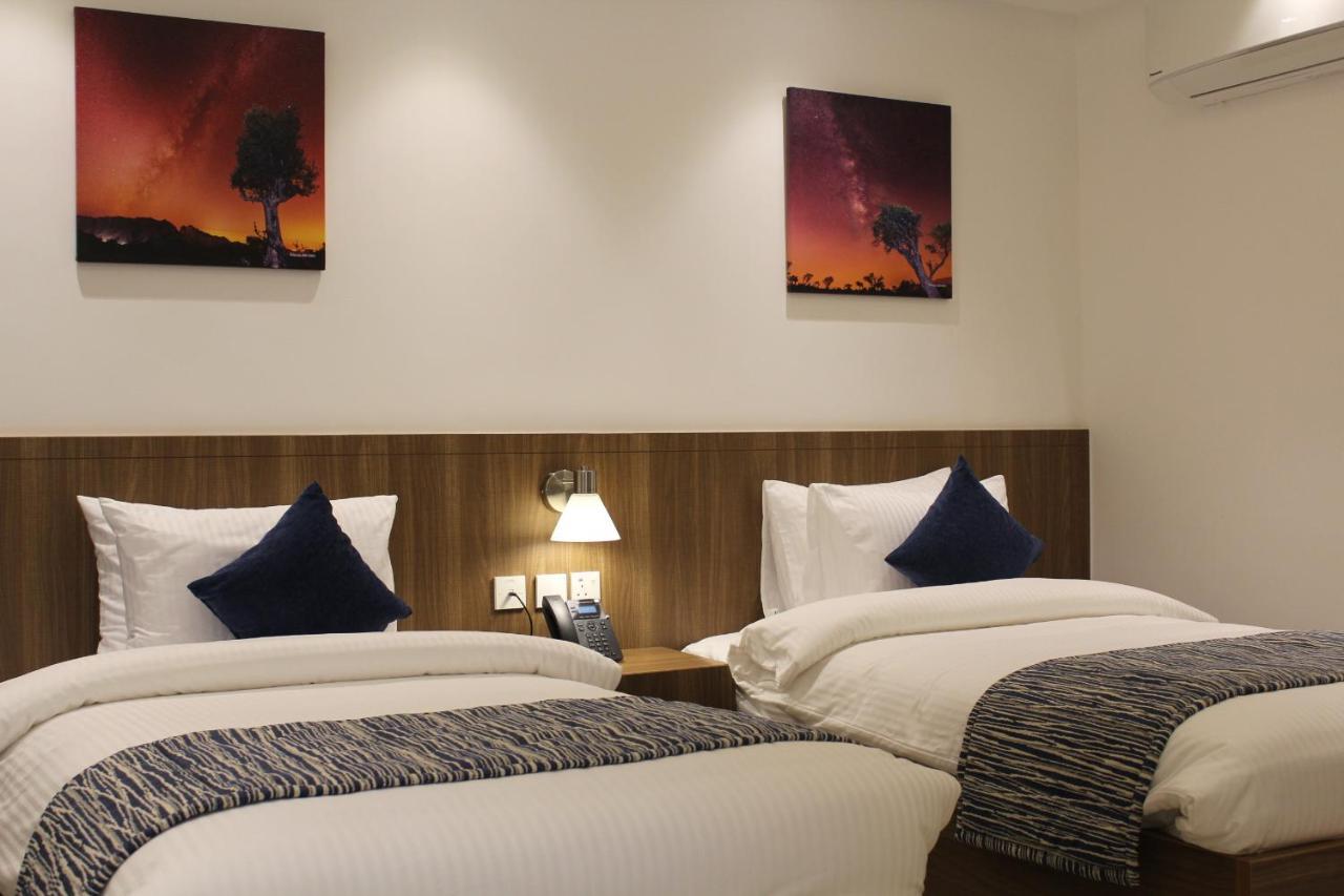 Duqm Express Hotel エクステリア 写真