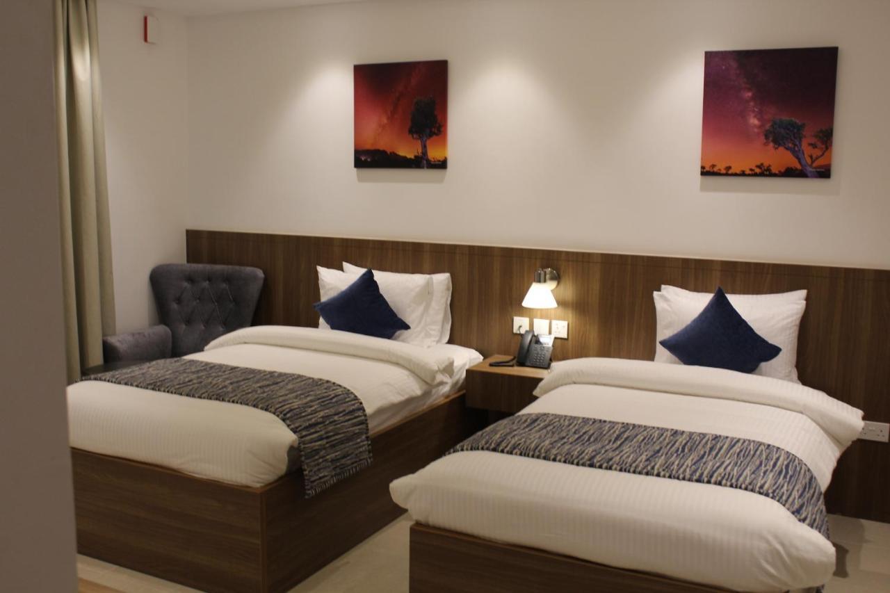 Duqm Express Hotel エクステリア 写真